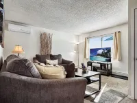 Beauty in the Springs"Entire Condo Great Location