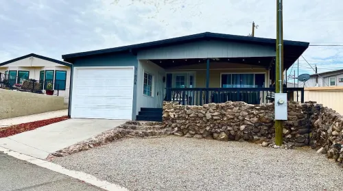 Welcome to the River House! Bright peaceful desert/river home.