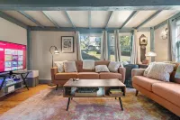 Historic 1686 Home Near Downtown l 5BR Retreat