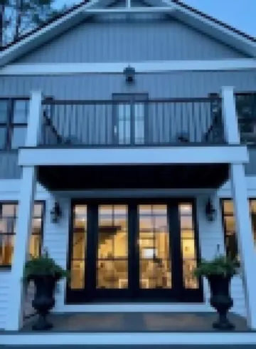 New Renovated Farmhouse , On the Hudson River. Close to Lake George & Saratoga