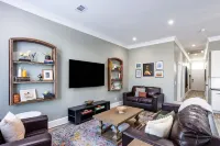 Historic 2-bedroom apartment with WiFi, AC in charming Batesville