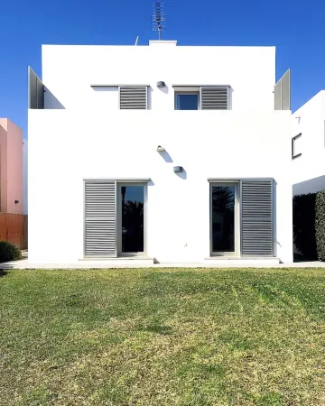 Modern style villa with a lot of charm, ideal to enjoy your holidays.