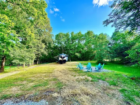 Home for 8 King Bed near BNA & Nashville SUP Speedway mins from Downtown Отели в г. Уилсон