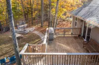Door County Retreat. Walk to Kangaroo Lake.