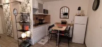 Quiet, well-located 1 bed 140 + bed with 2 extra beds. covered digicode parking.