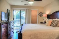 Pawley's Paradise close to Golf, Swimming, Beach, Shopping, and Restaurants.