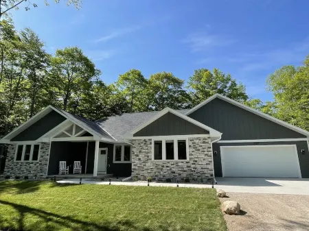 4 Master Suite Home That Sleeps 12 in the Heart of Door County ~ Hot Tub