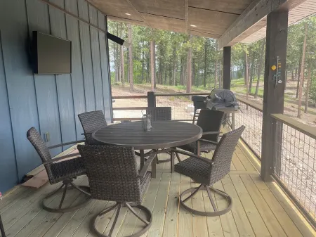Spacious, 3 bedroom private cabin on 6 acres. Near Mickelson trail & Deadwood