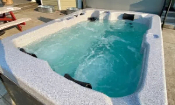 Charming Wine lovers Farm House with heated Pool & Hot tub!!