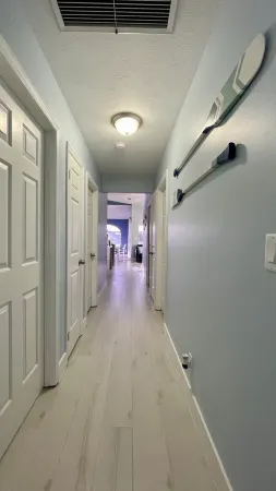 Easy Ocean Access House 30' Dock & Pool at Cabana Club Отели в г. Key Colony Beach