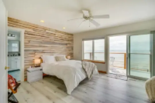 Oceanfront Escape w/ Hot Tub Hotels in Oak Harbor