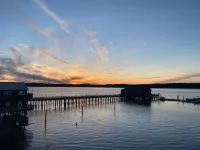 Salty Vons - Lower Waterfront Suite