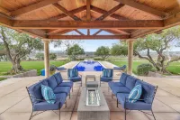 Luxury Paso Villa w/ Pool, Jacuzzi, Ping Pong & Bocce Ball - 10 Min to Downtown!