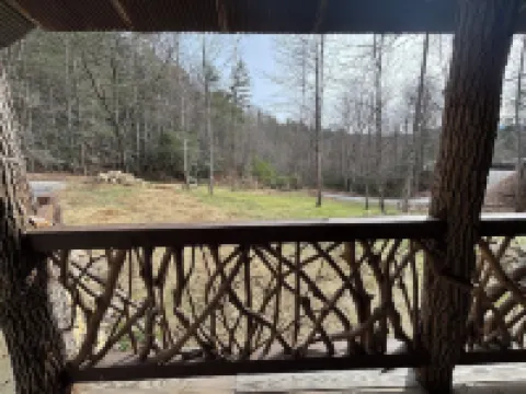 Mountain Hideaway! A Beautiful Creekside Cabin Now With New Lower Rates!