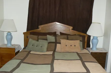 Cozy Home 10 blocks from Yellowstone Park Отели в г. Гардинер