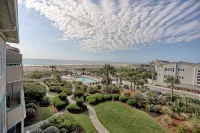 TYBEE ISLAND BEACH FRONT CONDO!<br>