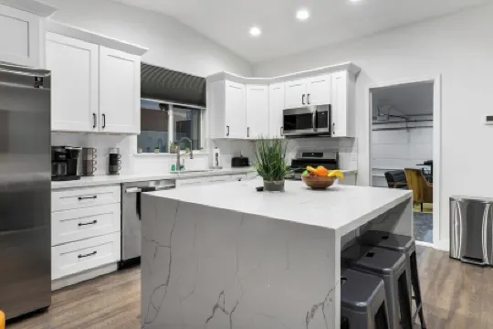 5Bed 3Bath Desert Retreat Walk to Coachella