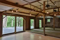 Birch Creek Retreat ~ 8br, 8ba, New Hot Tub + Sauna
