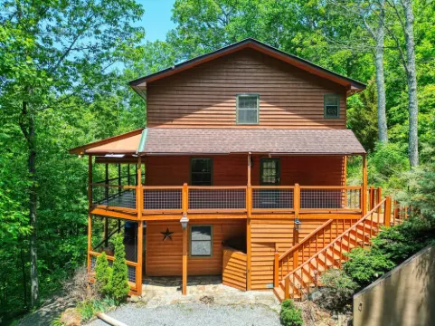 Mountain Hollow - Hot Tub