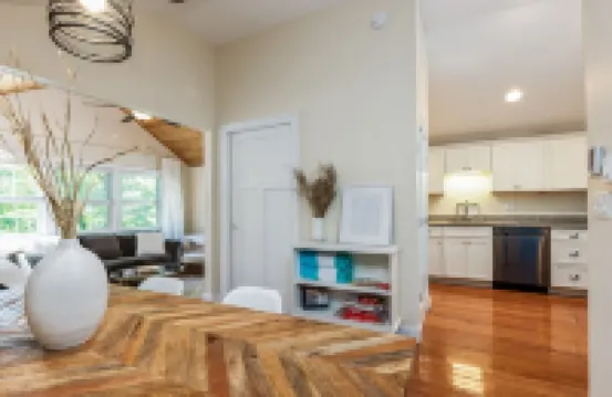 Spacious suite - close to everything + backyard10 min to Portsmouth +Ogunquit