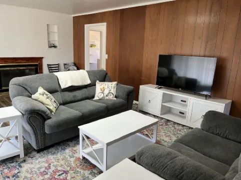 Richfield Corner Cottage- Single level home close to SVC and mountain bike trail