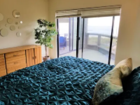 Beachfront Condo with Spectacular View