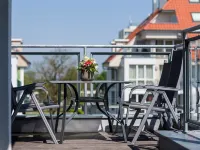 Luxury penthouse with large roof terrace, beach location, sauna & fireplace! Hotels in GroBenbrode