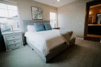 New Modern Stylish Oasis, Bright and Comfortable Home - 4 tähden