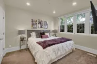 King Bed ★ Work Remote ★BYU ★ W/D ★ Desk