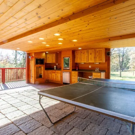 Perfect for Family Gatherings: Lakeside Beauty - 6Bdrm with Pool & Spa