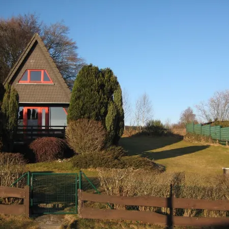 Wild house, cozy wooden house, 850 m² fenced for your dog.