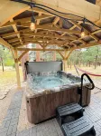 Hidden Pine Cottage - Sleeps 10 -  Perfect Mountain Cottage!