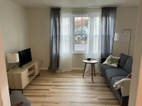 Newly renovated cottage less than two blocks from the beach