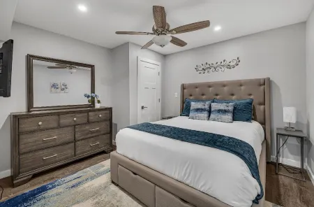 Copper Ridge! New Lovely 2 Bedroom Unit! 1200 Sqf