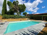 Romantic Barn with private terrace. External shared spaces: pool, garden, bbq Hoteles en Rignano sull'Arno