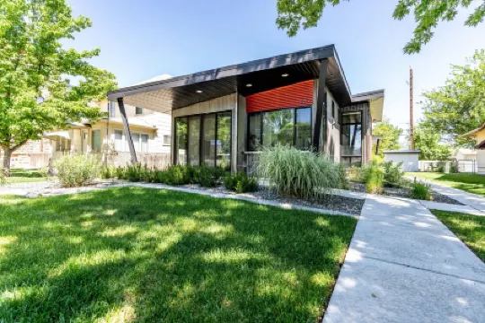 Modern Tiny Home Steps from the Heart of Fruita