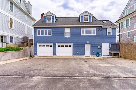 Ocean Front home, Private Beach , 5 Bedrooms, 4 full baths, sleeps 14