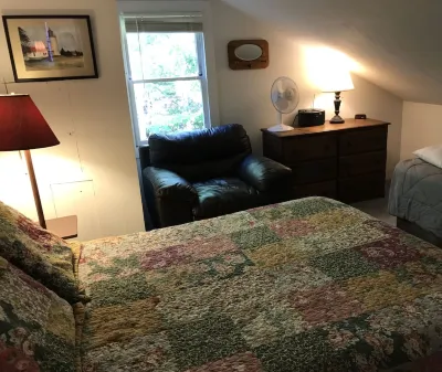 RYAN'S ACADIA CARRIAGE HOUSE - 2 1/2 mi. from town, 1 mi. to Eagle Lake! Hotels near Mt Desert Island