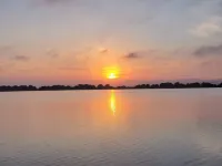 2-room apartment + air-conditioned cabin on garden level 루케이트 호텔