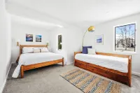 Birch House-Family friendly home with shared beach