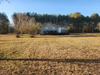 Cabin on the river. 300 feet of waterfront and fishing. Weiss lake 5 mins away.