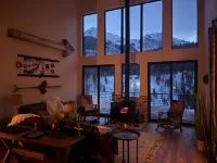 ELEVATED LIVING MOUNTAIN RETREAT