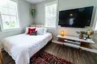 Chic Studio in Historic Downtown Pensacola
