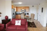 Silver Belles, NO CONTACT CHECK IN, STEPS TO THE BEACH, FREE PARKING & WIFI