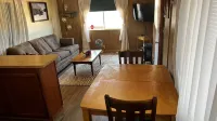 BOTTLE & GLASS INN, a quite remote retreat on a 10 acre spread. Stargazing here.