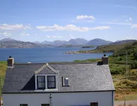 Luxury cottage with sea view and Beach