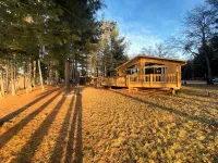 Beautiful waterfront and wildlife views in this quiet riverfront cabin