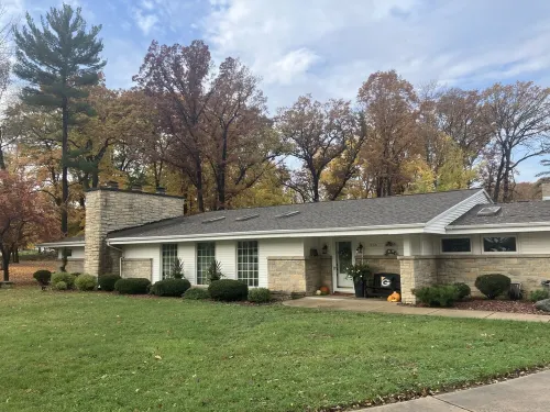 Luxury ranch home a mile from Lambeau, 1 hr OSK, 15 Min GRB, 10 MI 92C.