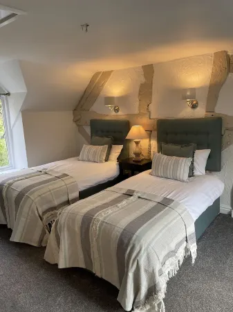 Stunning Canal Side Listed Cottage in the heart of Llangollen Отели в г. Лланголлен