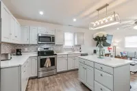 Cozy Beach Cottage just minutes from historic Cape May Pet Friendly!